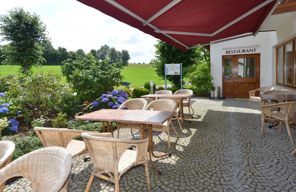 פופנהאוזן Rhoen-Hotel Sonnenhof - Restaurant & Cafe מראה חיצוני תמונה