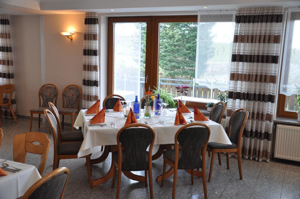 פופנהאוזן Rhoen-Hotel Sonnenhof - Restaurant & Cafe מראה חיצוני תמונה
