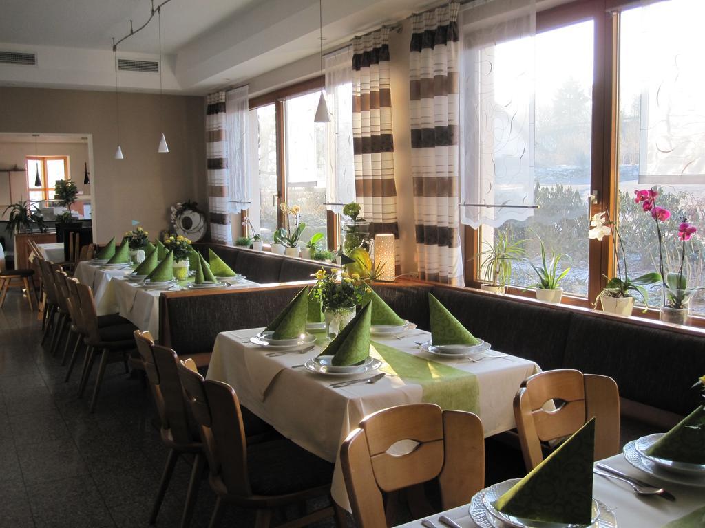 פופנהאוזן Rhoen-Hotel Sonnenhof - Restaurant & Cafe מראה חיצוני תמונה