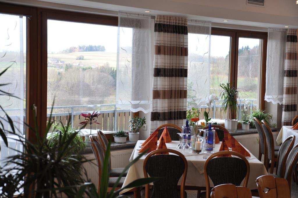 פופנהאוזן Rhoen-Hotel Sonnenhof - Restaurant & Cafe מראה חיצוני תמונה
