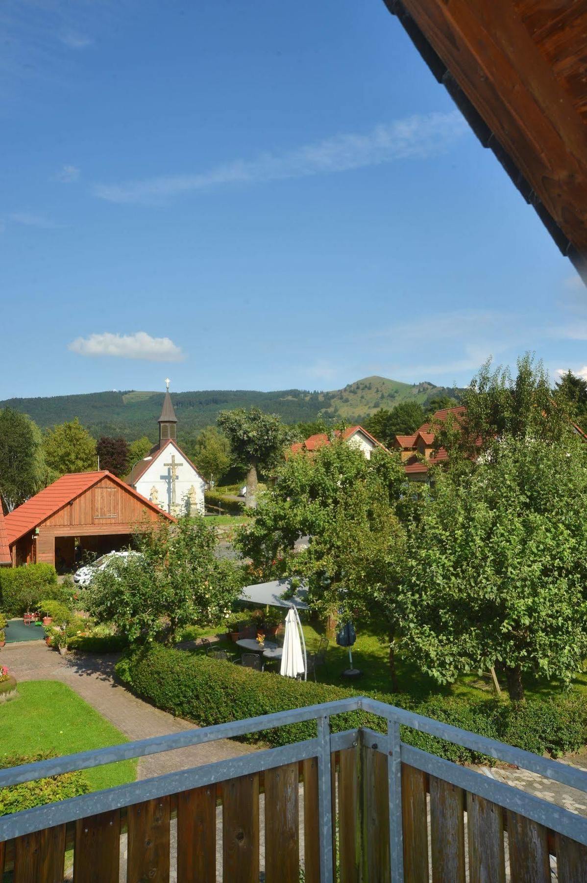 פופנהאוזן Rhoen-Hotel Sonnenhof - Restaurant & Cafe מראה חיצוני תמונה