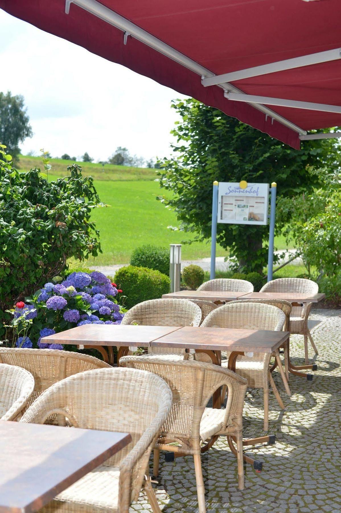 פופנהאוזן Rhoen-Hotel Sonnenhof - Restaurant & Cafe מראה חיצוני תמונה